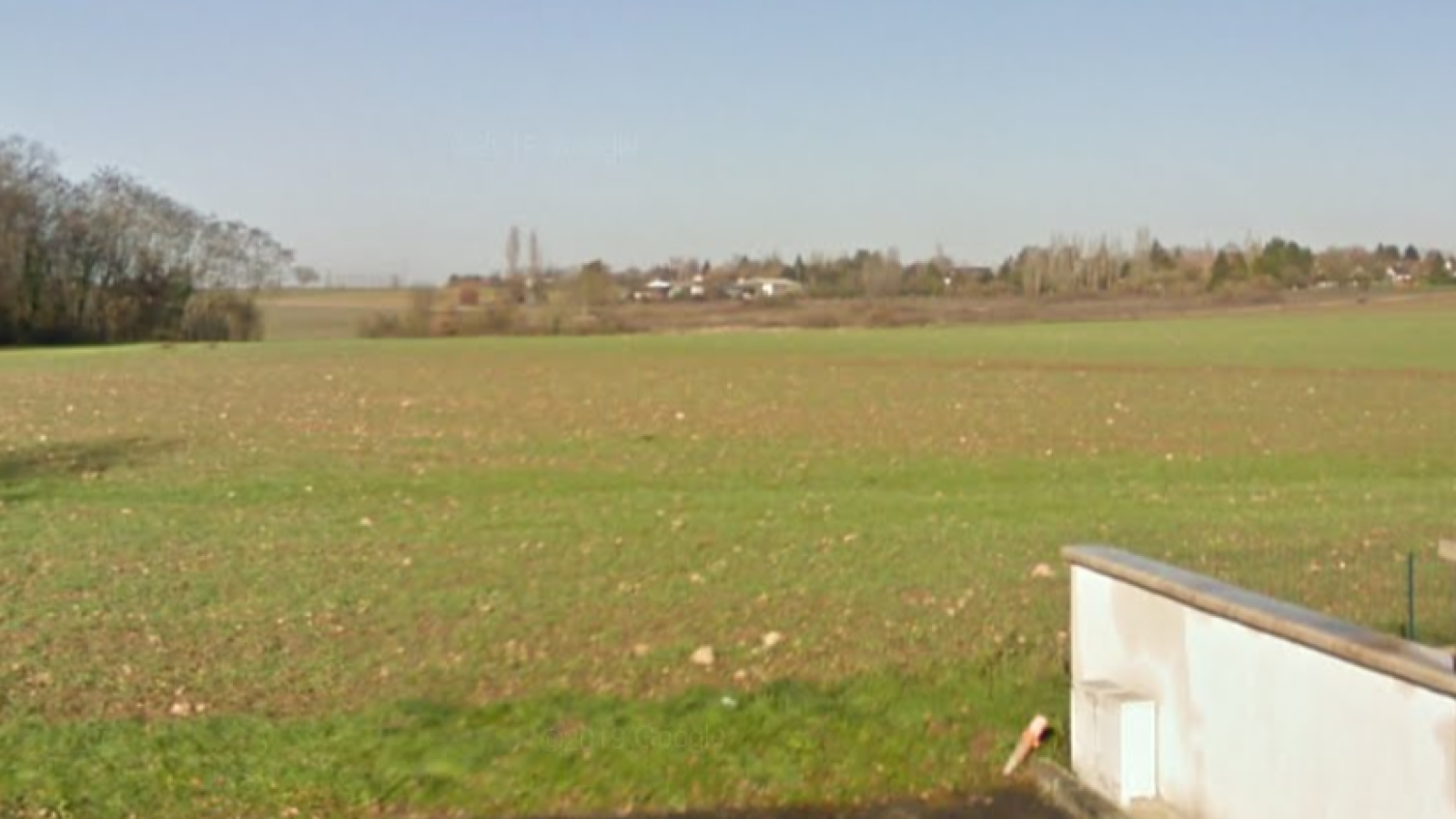 Terrain constructible de 582m2 à Artannes-sur-Indre