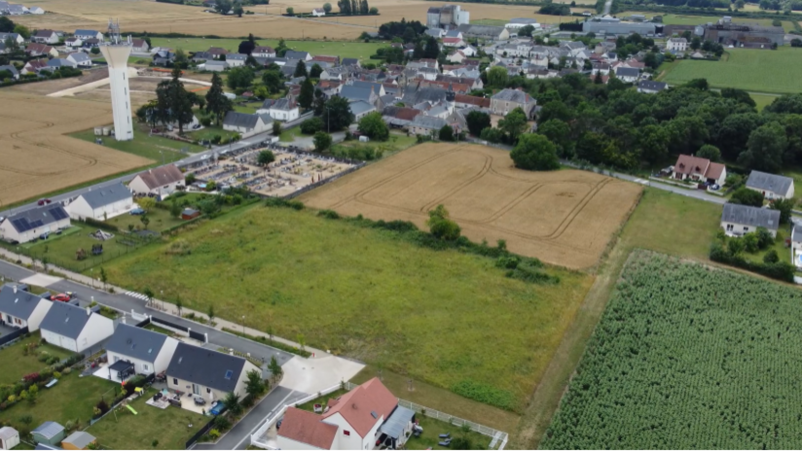 Terrain constructible de 412m2 à Druye