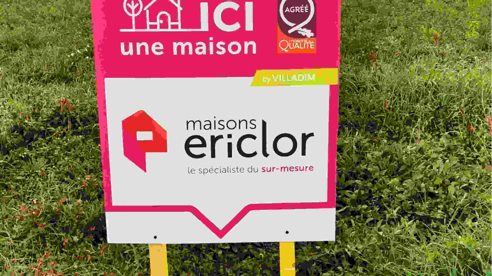 Terrain constructible de 1318m2 à Civray-de-Touraine
